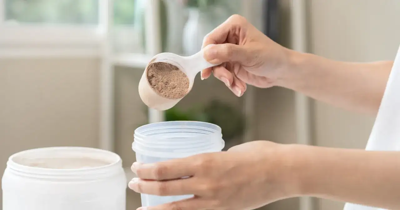 Ile BCAA przed treningiem i kiedy? Ekspert radzi!