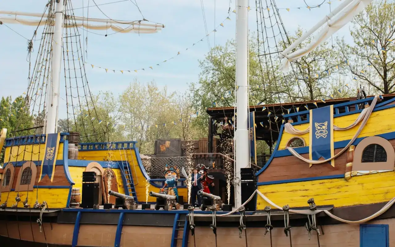 Gardaland: Guida Attrazioni, Novità 2025 e Consigli per la Visita