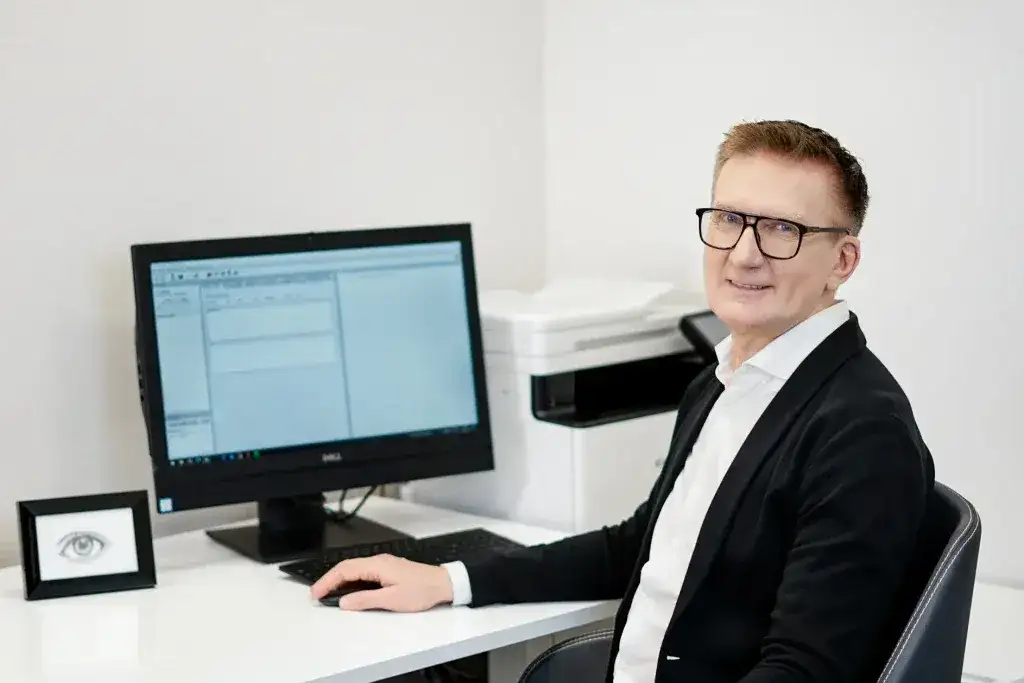 Gdzie przyjmuje dr Mrugacz okulista? Sprawdź lokalizacje w Białymstoku