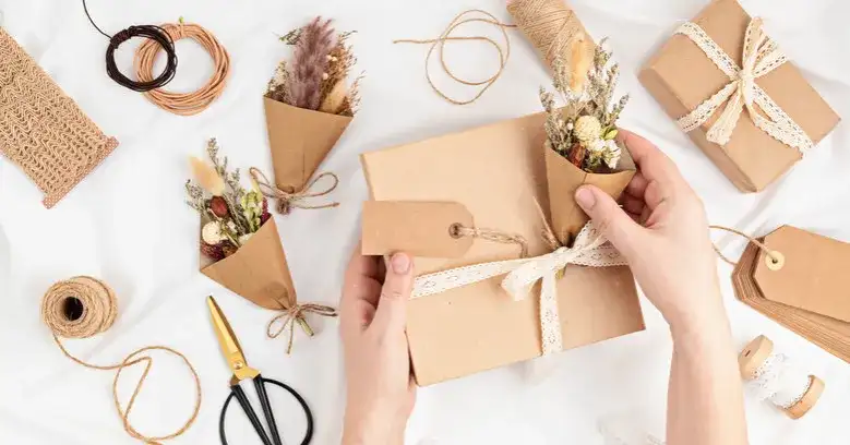 Jak zapakować prezent? Praktyczne porady i kreatywne inspiracje