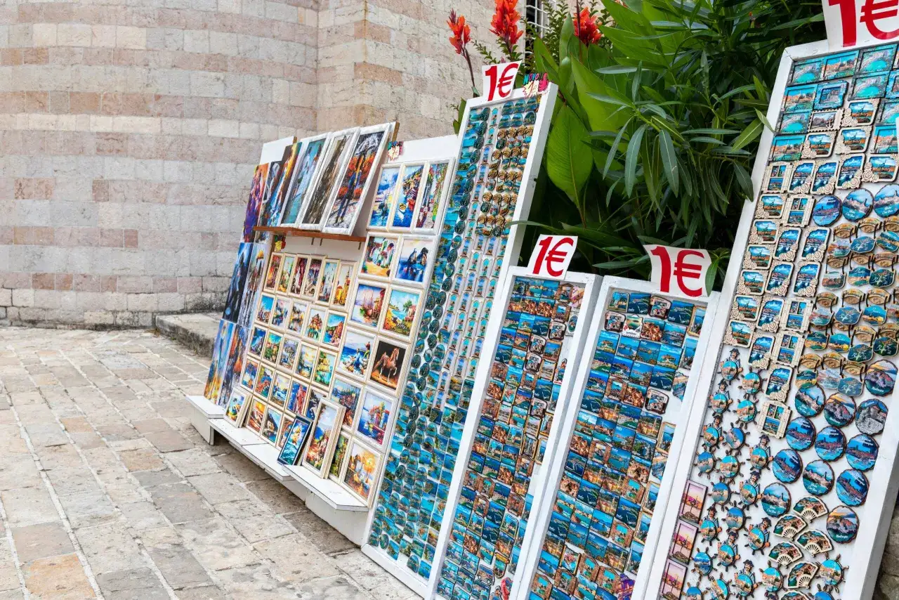 Co warto przywieźć z Czarnogóry? Odkryj unikalne pamiątki i smaki