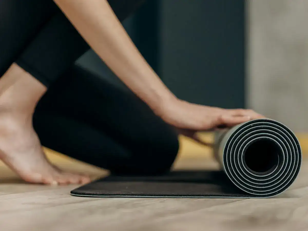 Trening na czczo czy po śniadaniu? Co lepsze dla Twoich celów?