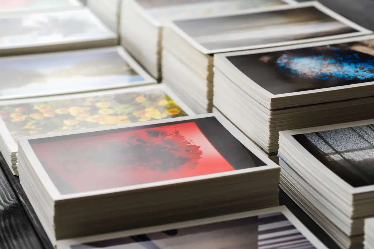 Na jakim papierze drukować plakaty, aby uzyskać najlepszy efekt?