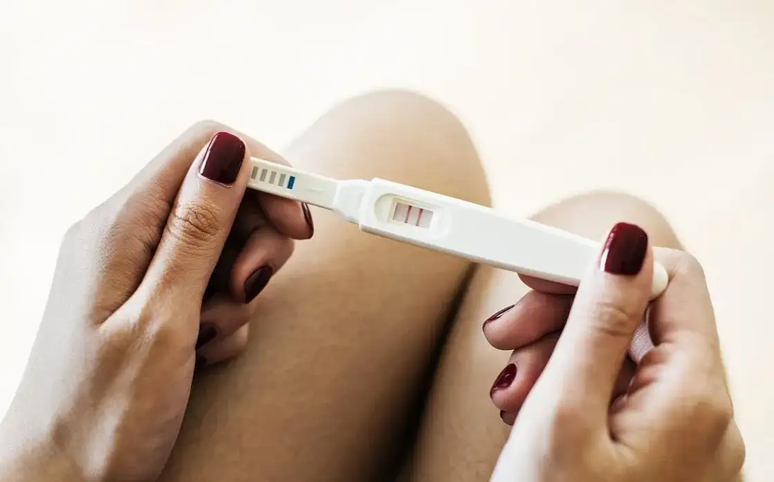 Sen o kobiecie w ciąży co oznacza? Odkryj ukryte znaczenia snu