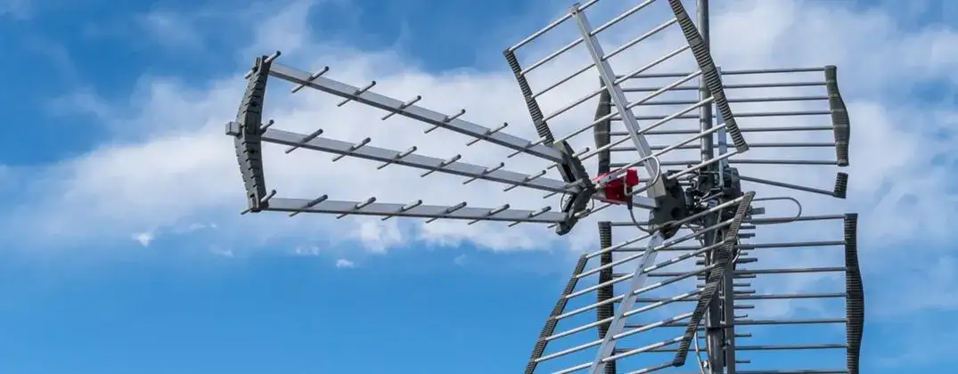 Jak w prosty sposób ustawić antenę telewizji naziemnej w odpowiednim kierunku