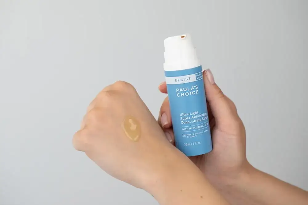 Serum po 40. roku życia: Klucz do młodszej i jędrniejszej skóry