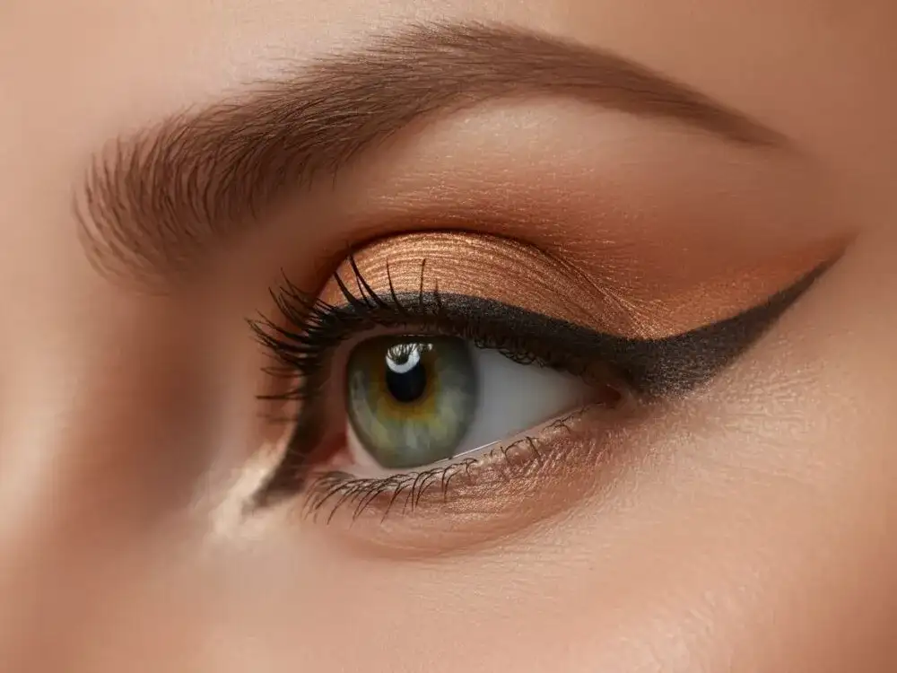 Makijaż do zielonych oczu: Kolory i techniki, które wydobędą ich blask