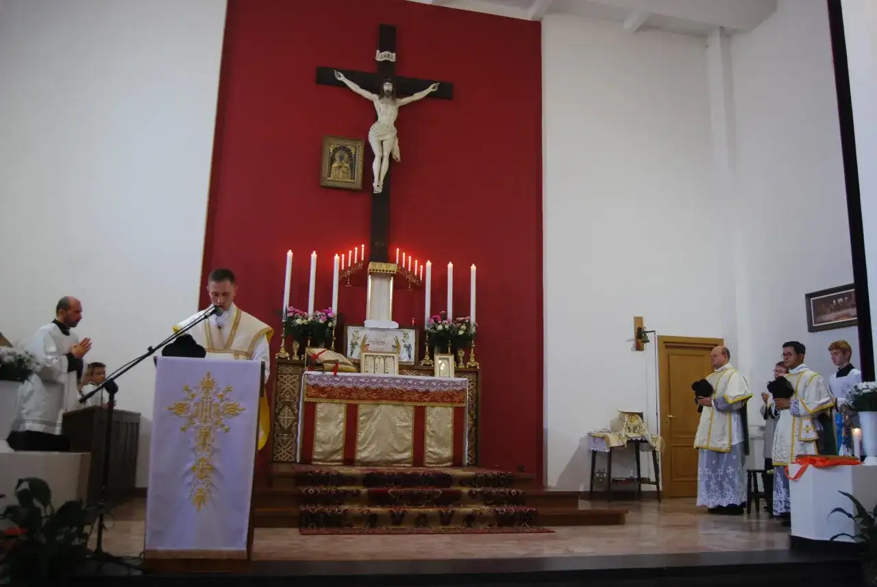 O której godzinie jest litania do Matki Bożej - aktualne godziny nabożeństw