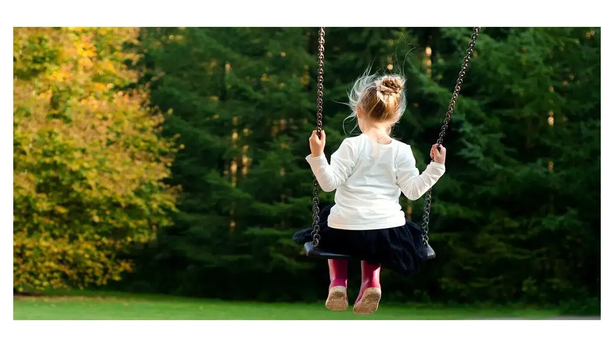 Jak zamontować huśtawkę bocianie gniazdo - uniknij najczęstszych błędów