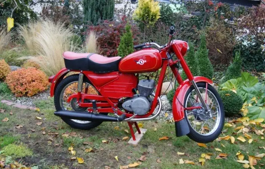 WSK 125 pojemność baku – co musisz wiedzieć przed zakupem motocykla