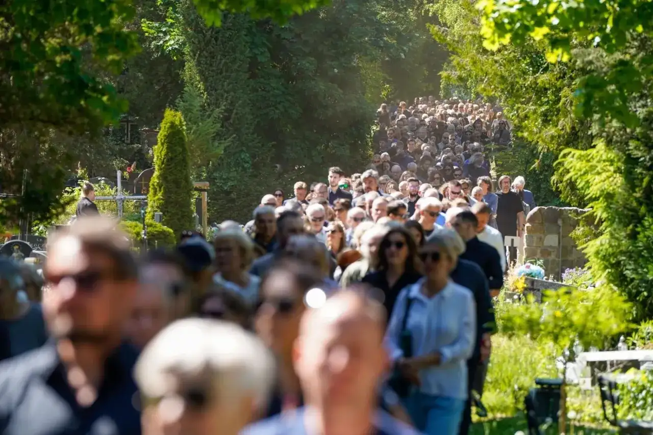 Kiedy pogrzeb Tekieli? Sprawdź szczegóły i ważne informacje