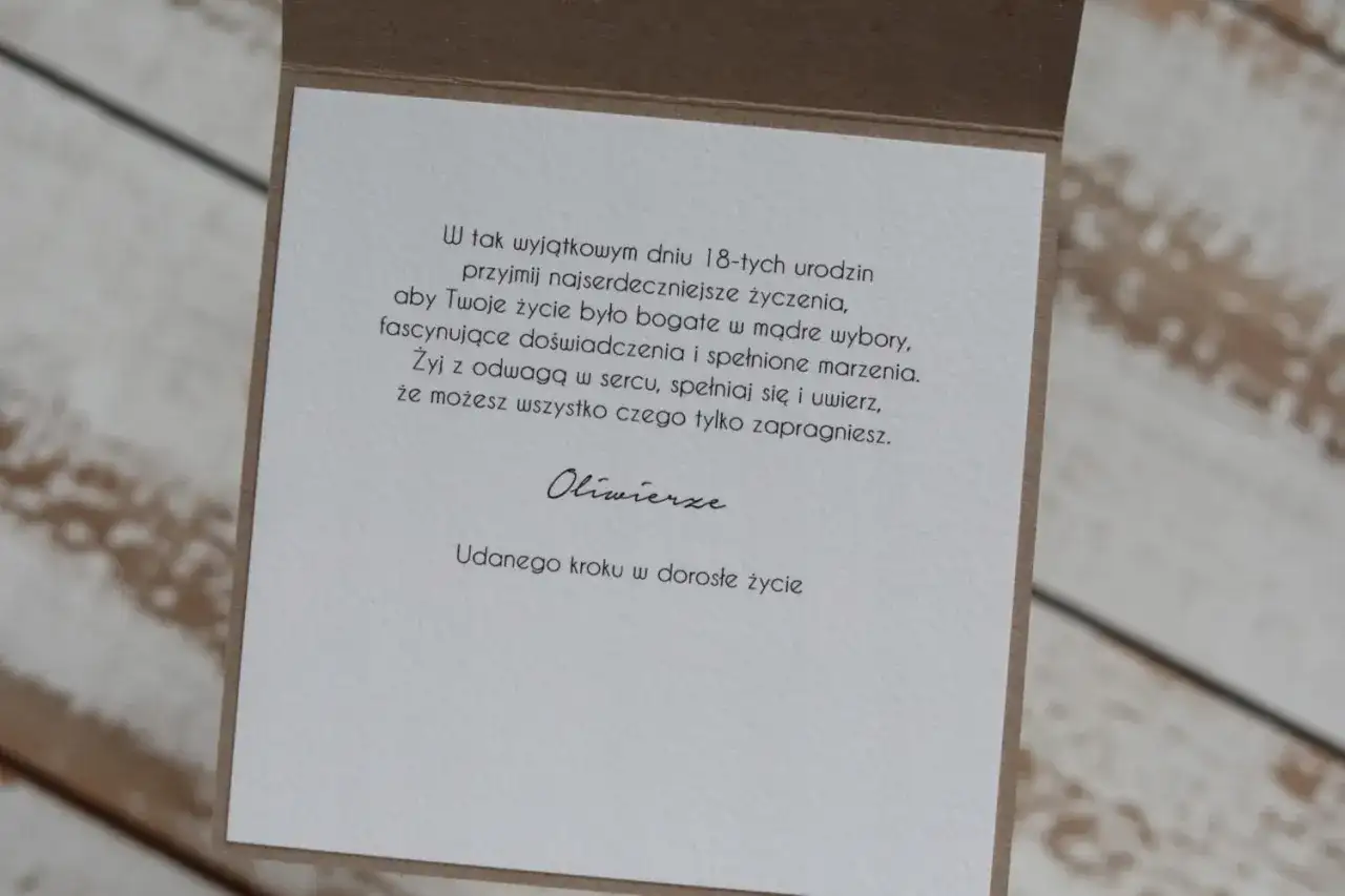 Kartka na 18 urodziny DIY: Stwórz unikalny prezent krok po kroku