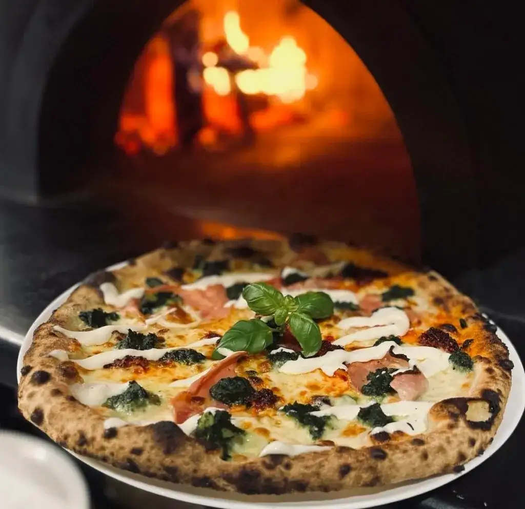 Gdzie zjeść w Węgorzewie? Najlepsze miejsca na smaczny posiłek