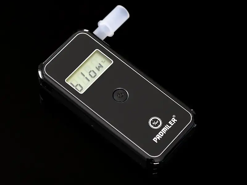 Ile kosztuje alkomat? Pełne koszty i wybór idealnego modelu