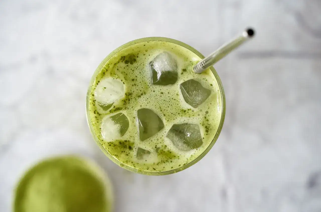 Jak smakuje matcha latte? Odkryj jego unikalny smak i aromat