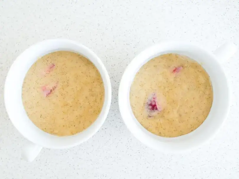 Szybkie ciasto w mikrofali: Prosty przepis bez pieczenia w 5 minut