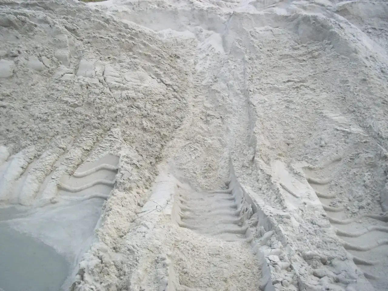 Wylewka bez pęknięć? Wybierz właściwy piasek 0-2 mm!