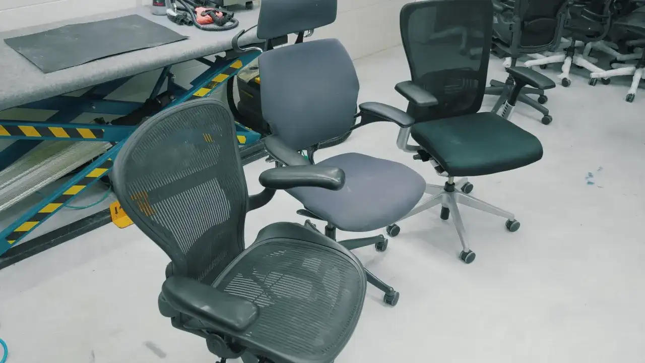 Jak wyczyścić krzesło biurowe? Praktyczny przewodnik krok po kroku