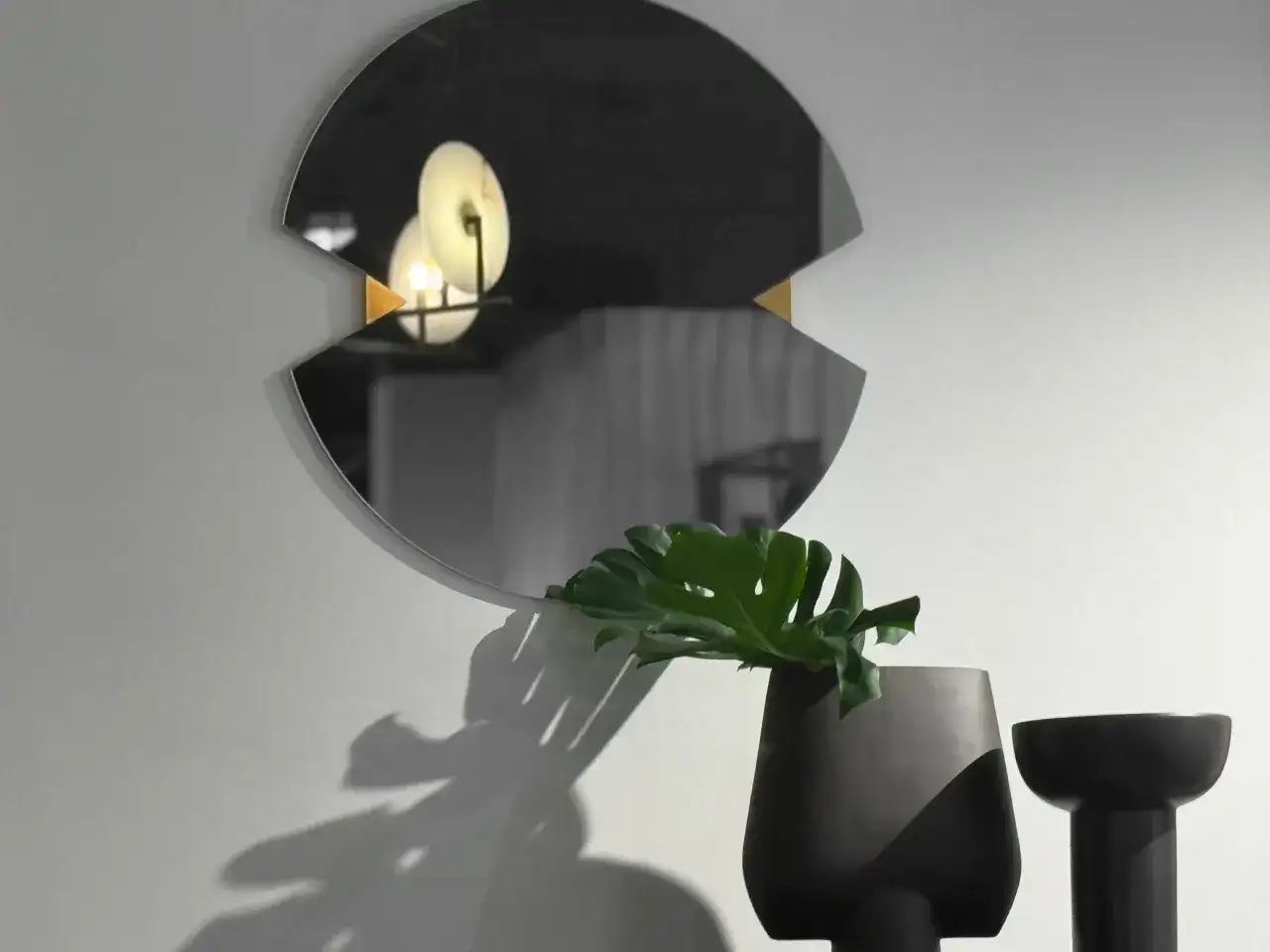 Jak udekorować komodę w salonie? Odkryj sekrety harmonii!