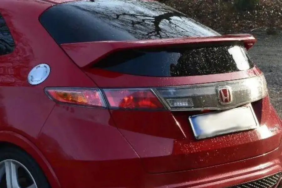 Najlepsze spojlery do Honda Civic VI hatchback - styl i łatwy montaż