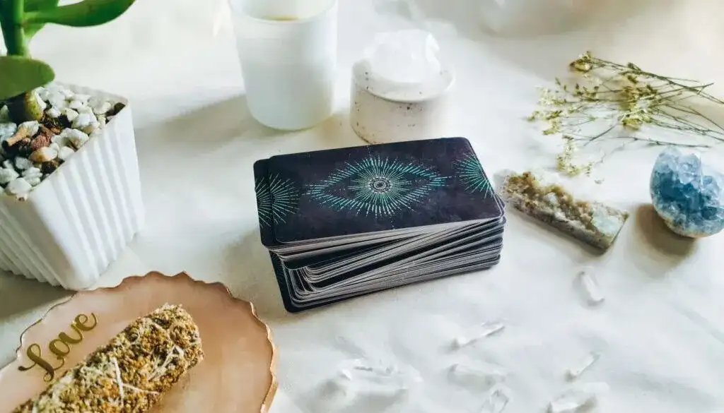 Czy tarot się sprawdza? Odkryj prawdę o jego skuteczności