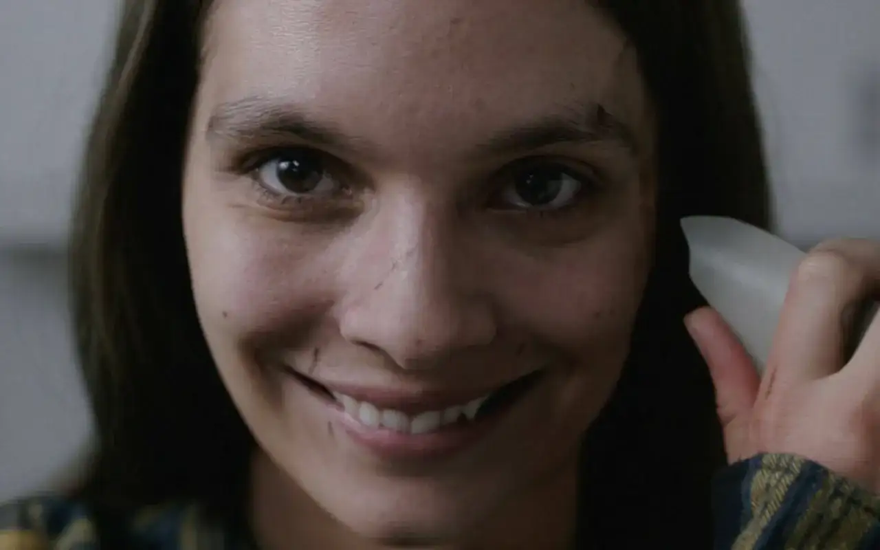 Recenzja filmu Uśmiechnij się - Czy warto go obejrzeć? Opinie i krytyka