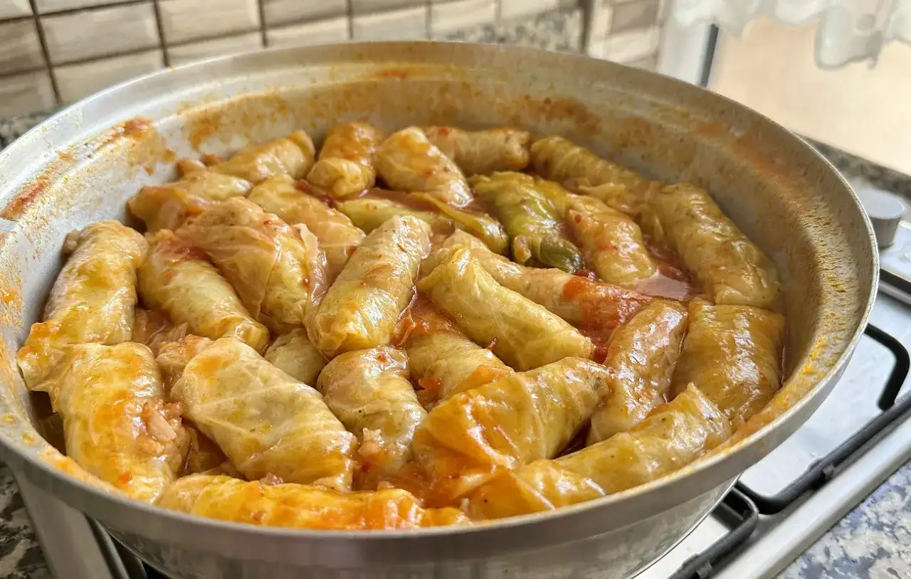 Co do gołąbków na obiad - najlepsze dodatki i sosy, które zachwycą