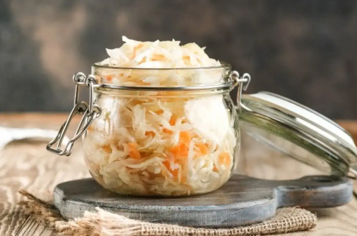 Mit o przebijaniu w kiszeniu kapusty obalony! Poznajemy te fakty