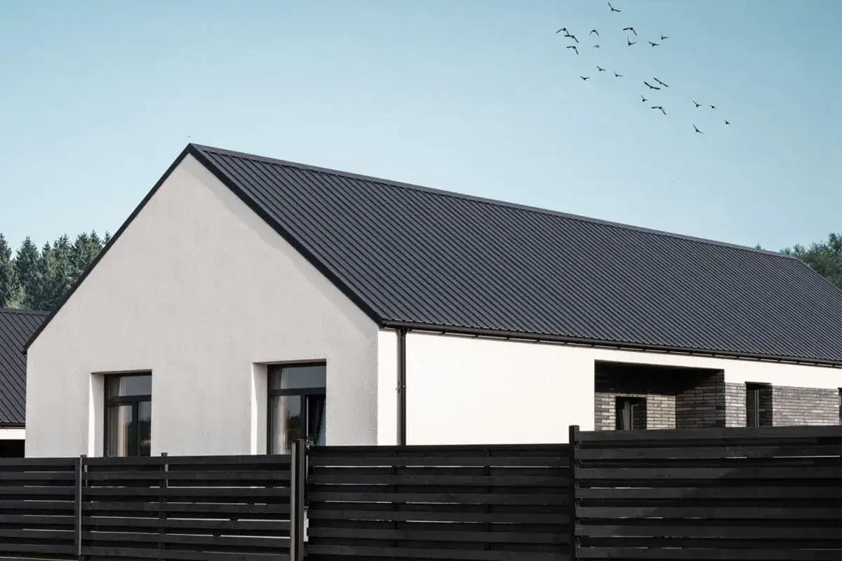 Blacha na dach 2026: Wybierz mądrze! Typy, ceny, błędy