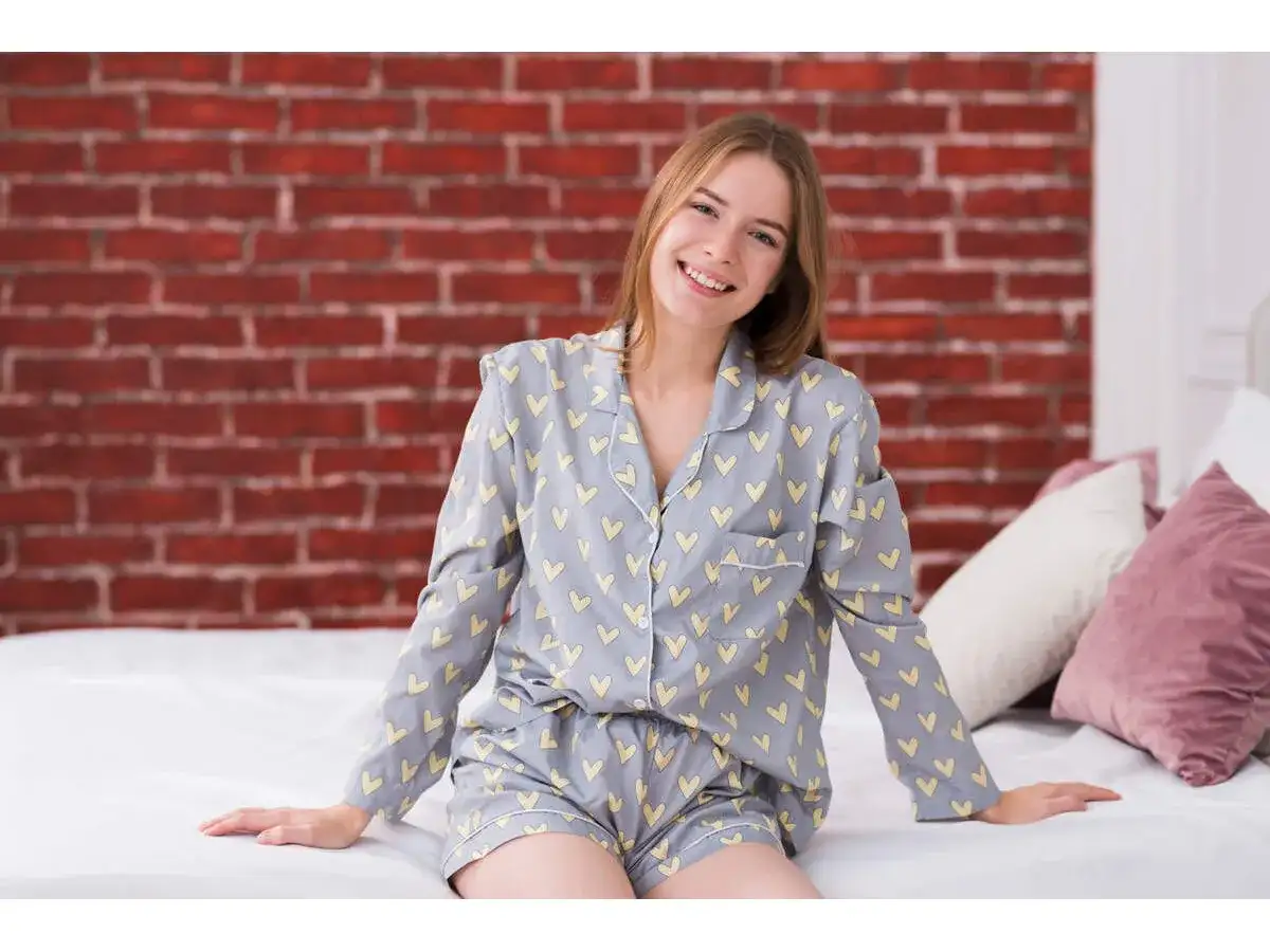 Piżama dla nastolatki: Trendy, materiały, jak wybrać idealną?