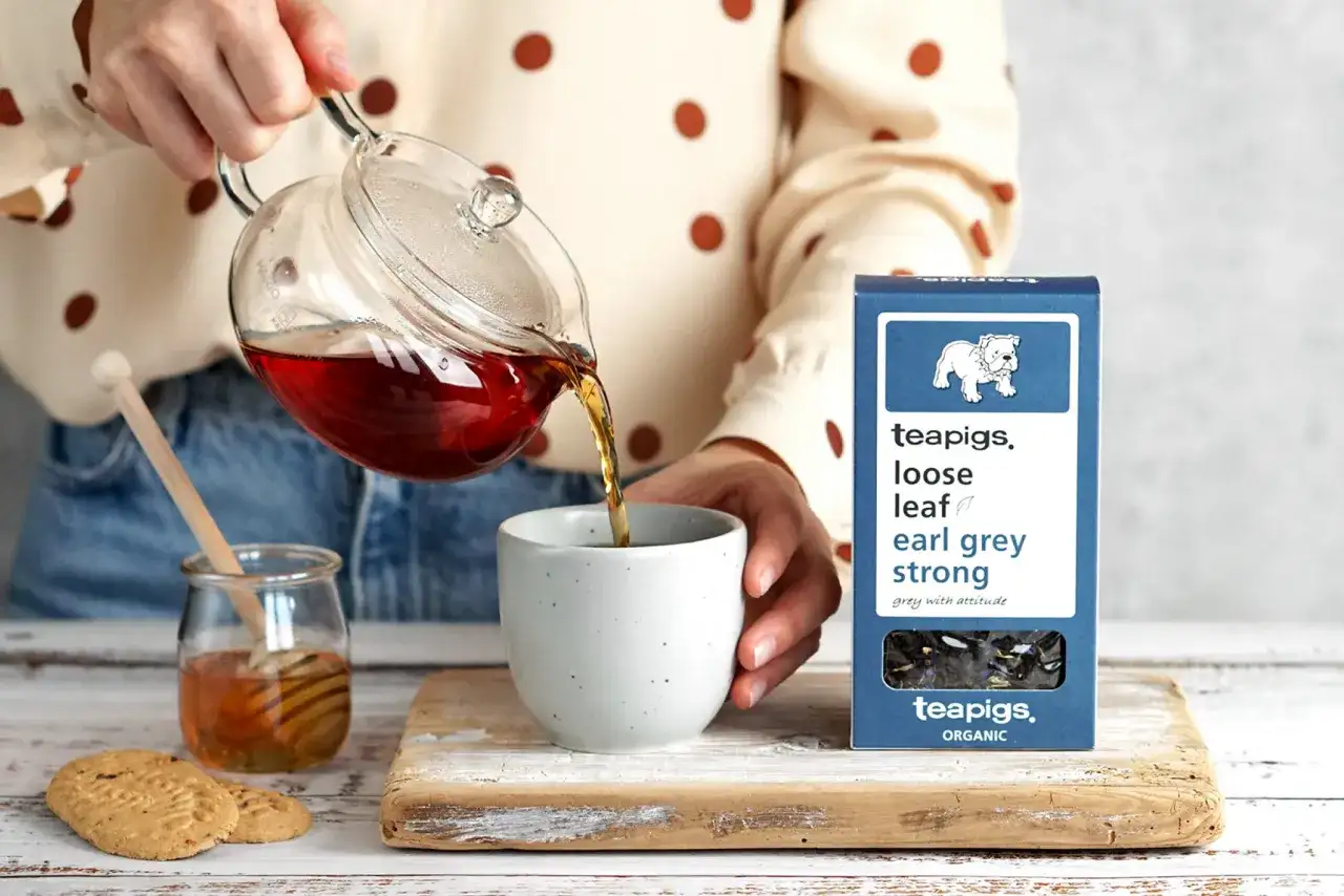 Jaka herbata na przeczyszczenie? Wybierz bezpieczną i skuteczną!