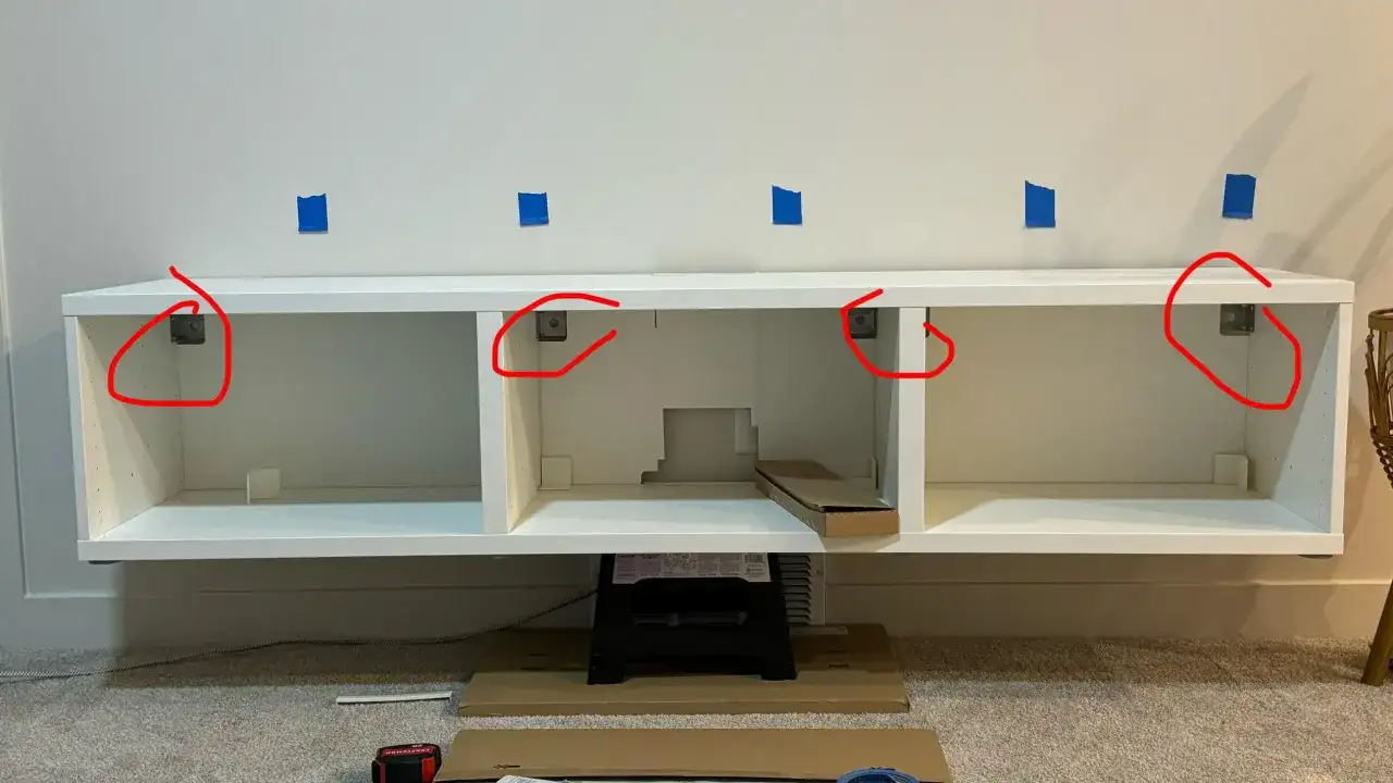 Kołki do szafek IKEA: Jak bezpiecznie zamontować na każdej ścianie?