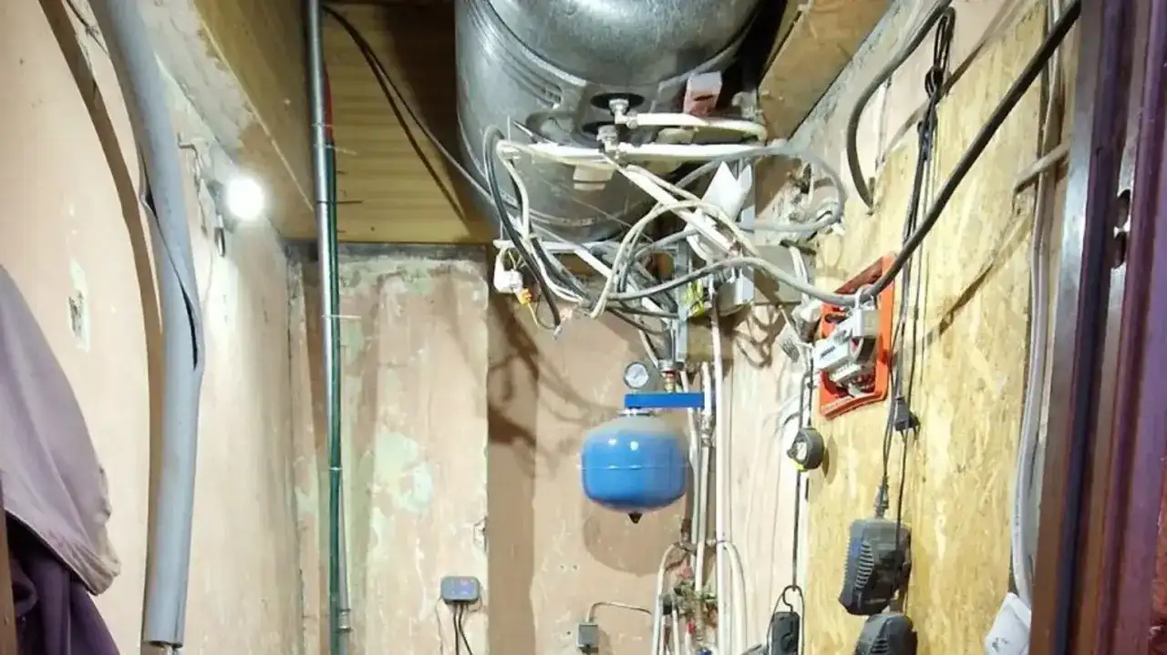 Kradzież prądu w bloku? Wykryj, zgłoś i chroń się!