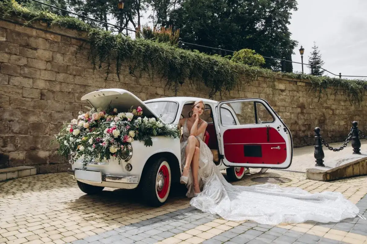 Jak ubrać samochód do ślubu - piękne dekoracje i stylowe pomysły