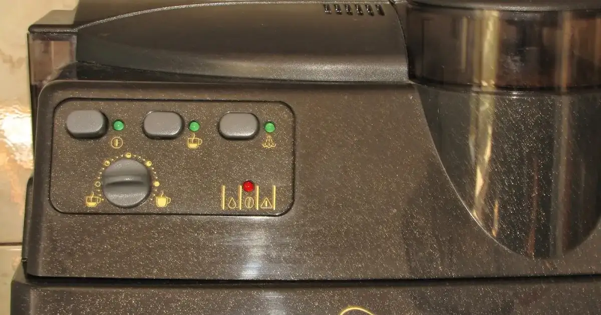 Kawa parzona w szklance: jak zrobić idealną "zalewajkę" bez fusów?