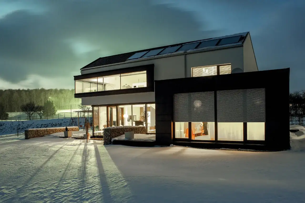 Czy rolety zewnętrzne chronią przed zimnem? Odkryj ich skuteczność w izolacji