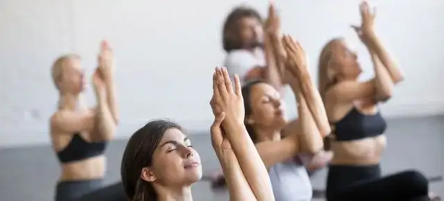 Jak uprawiać jogę: proste sposoby na codzienną praktykę i relaks