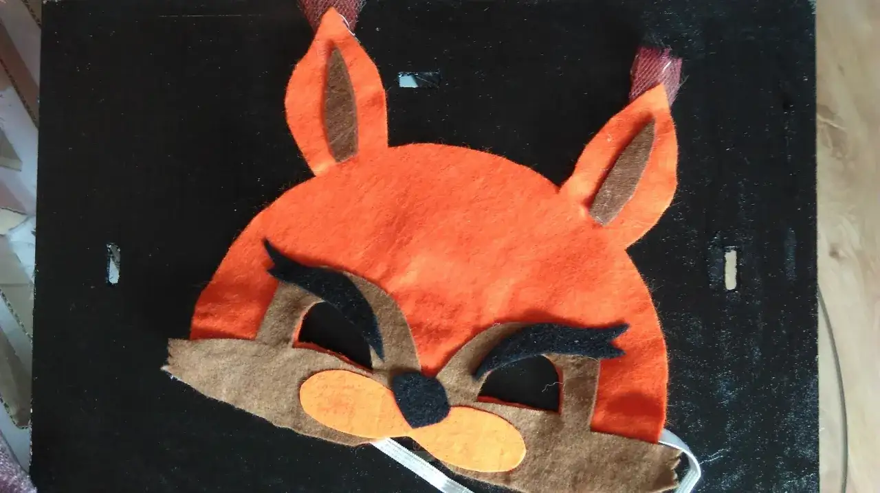 Maska wiewiórki z filcu, idealna do stroju dla dziewczynki. Zobacz, jak zrobić strój wiewiórki dla dziewczynki!