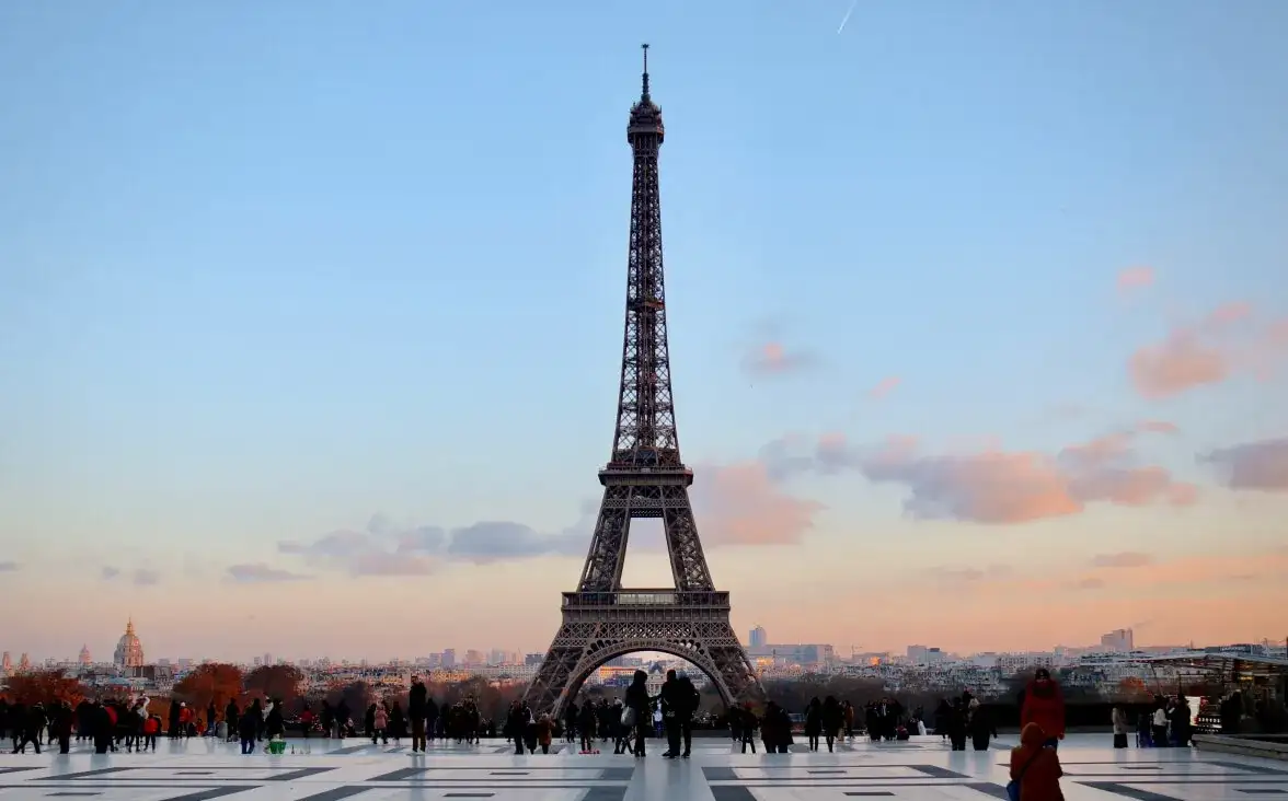 Sprachreisen nach Frankreich für Schüler: Die besten Programme und Tipps