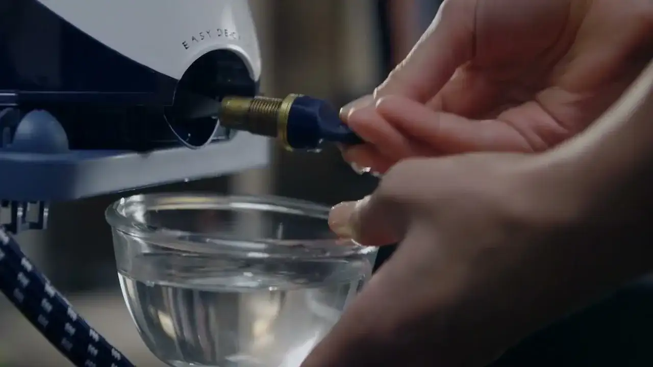 Jak odkamienić żelazko parowe Philips PerfectCare - proste kroki i porady