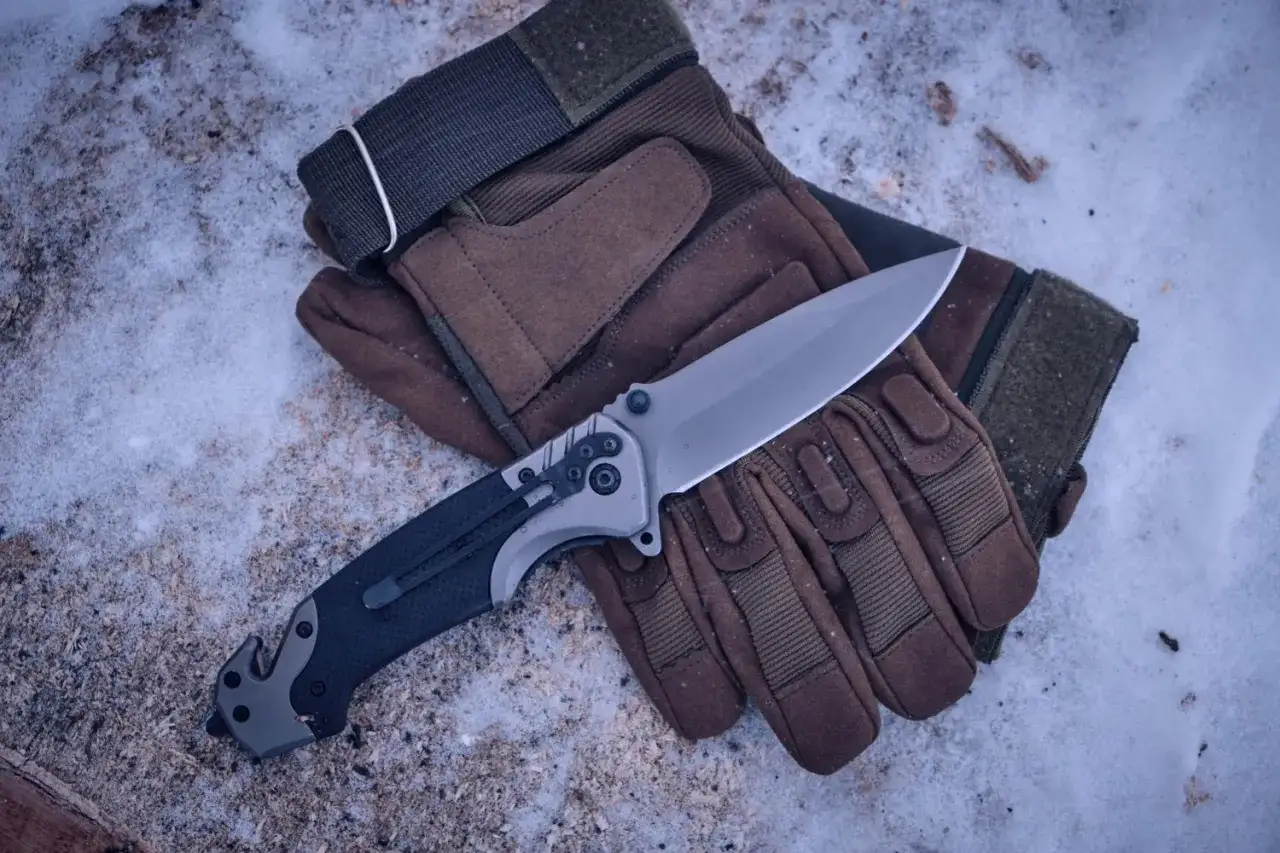 Jaki nóż do samoobrony wybrać? Prawo, ryzyko i bezpieczne alternatywy