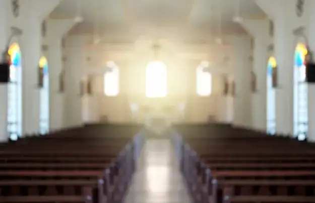 Czy w Nowy Rok trzeba iść do kościoła? Obowiązki i konsekwencje według Kościoła