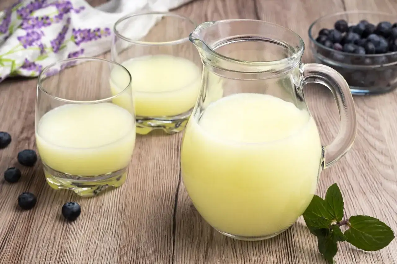 Co to serwatka? Jakie ma zastosowanie i właściwości w kuchni i diecie