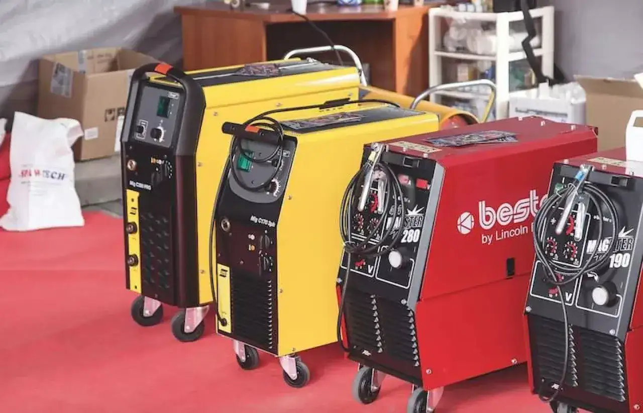 Jakie zabezpieczenie do spawarki wybrać, aby uniknąć awarii?