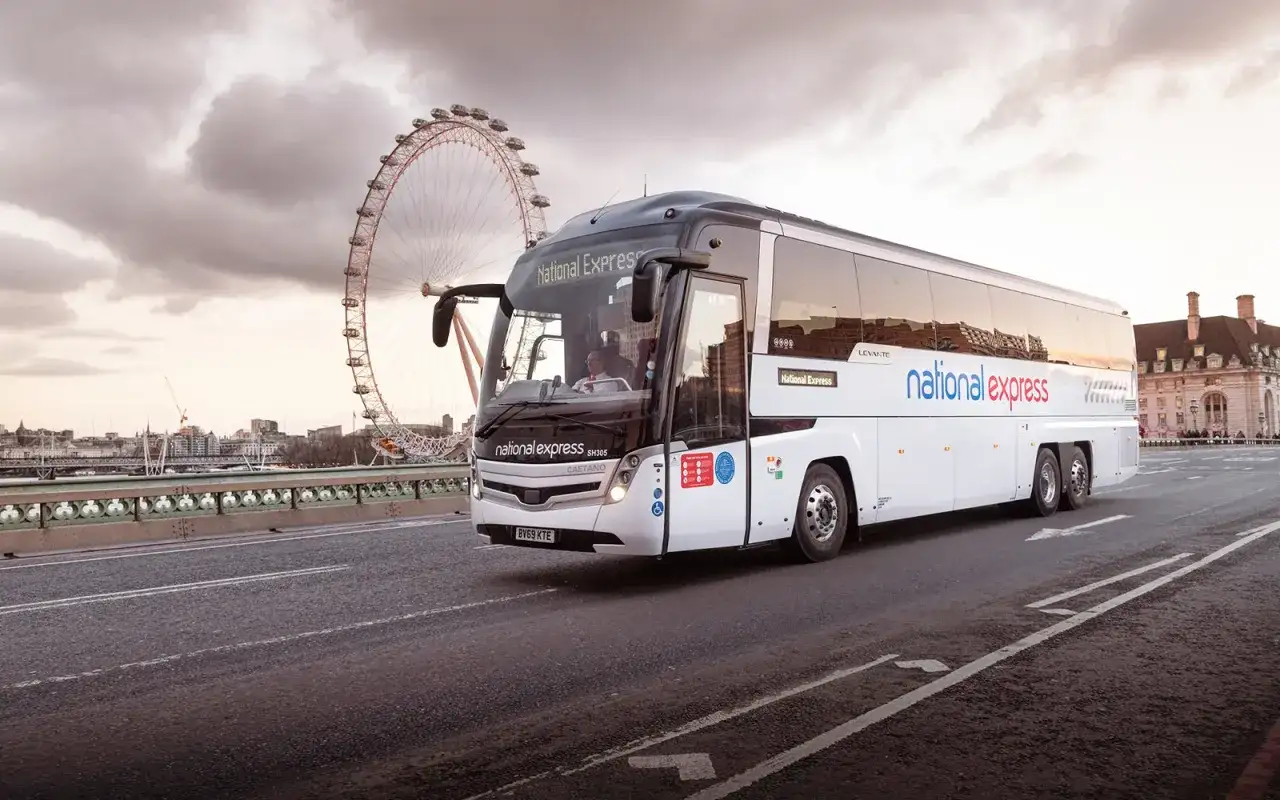 National Express Stansted: Skąd odjeżdża? Wybierz swój przystanek!