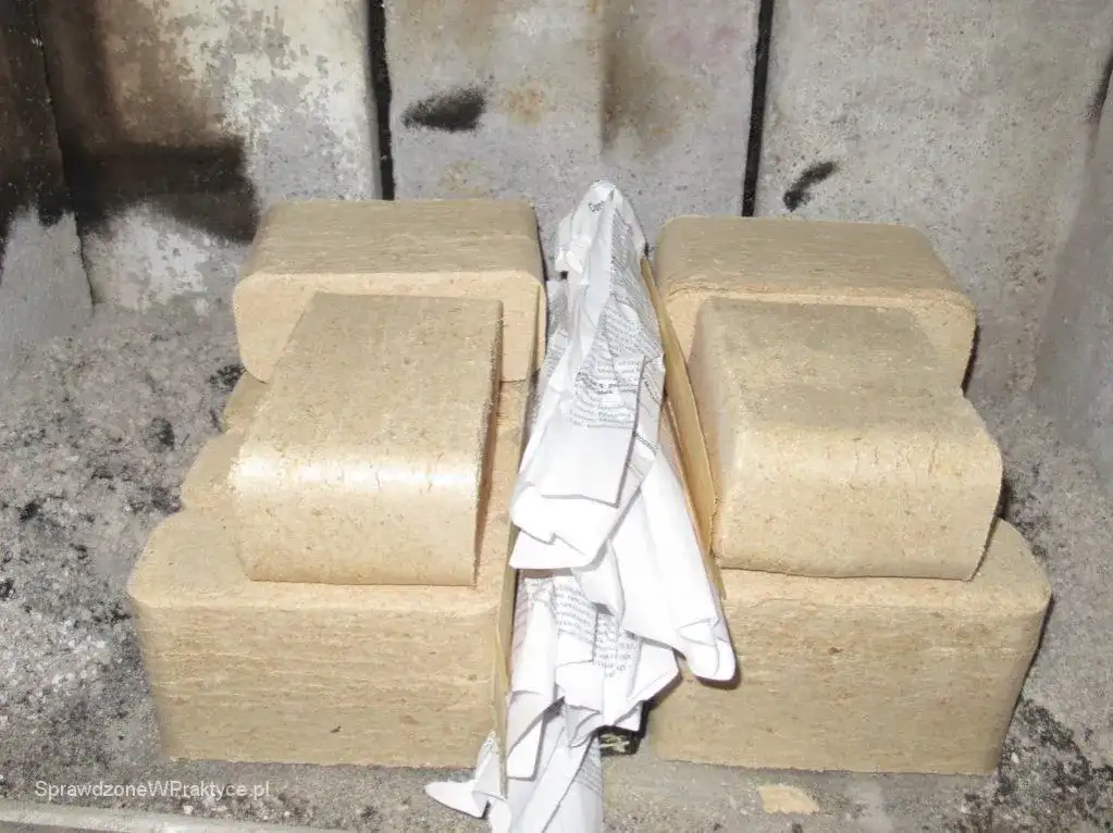 Jak rozpalić brykiet w kominku? Poradnik krok po kroku