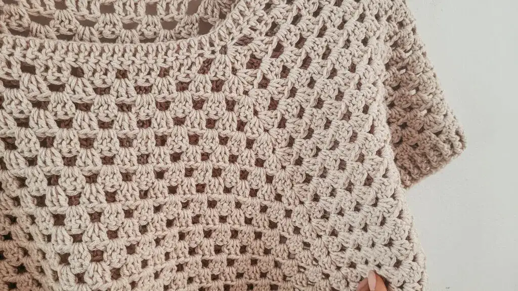 Bluzka na szydełku: Jak stworzyć idealną, krok po kroku?