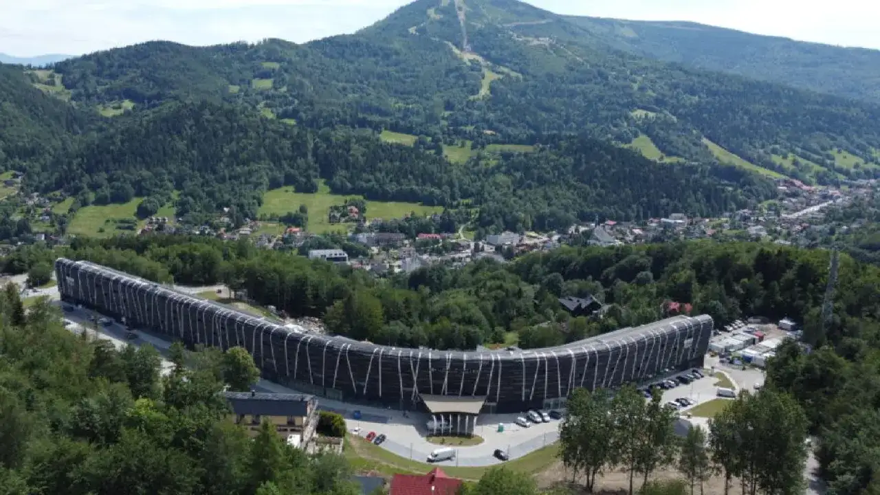 Mercure Szczyrk Resort: Kiedy otwarto? Wszystko o gigancie w Beskidach