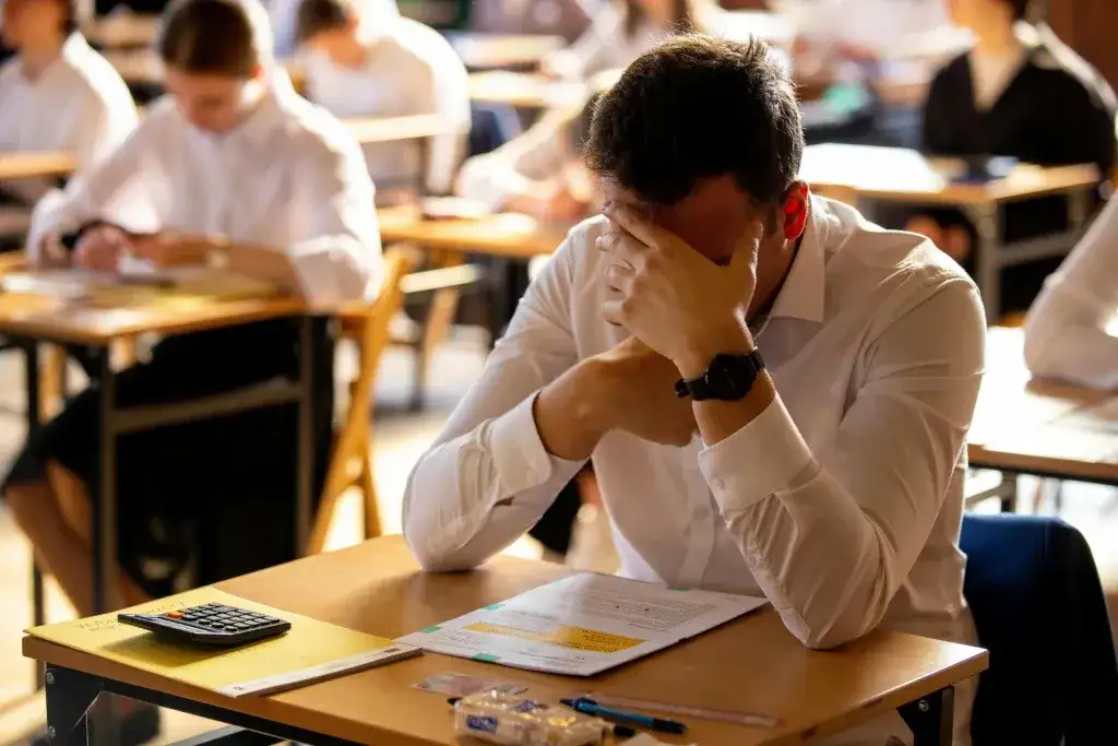 Co zabrać na maturę z polskiego, aby uniknąć problemów i stresu