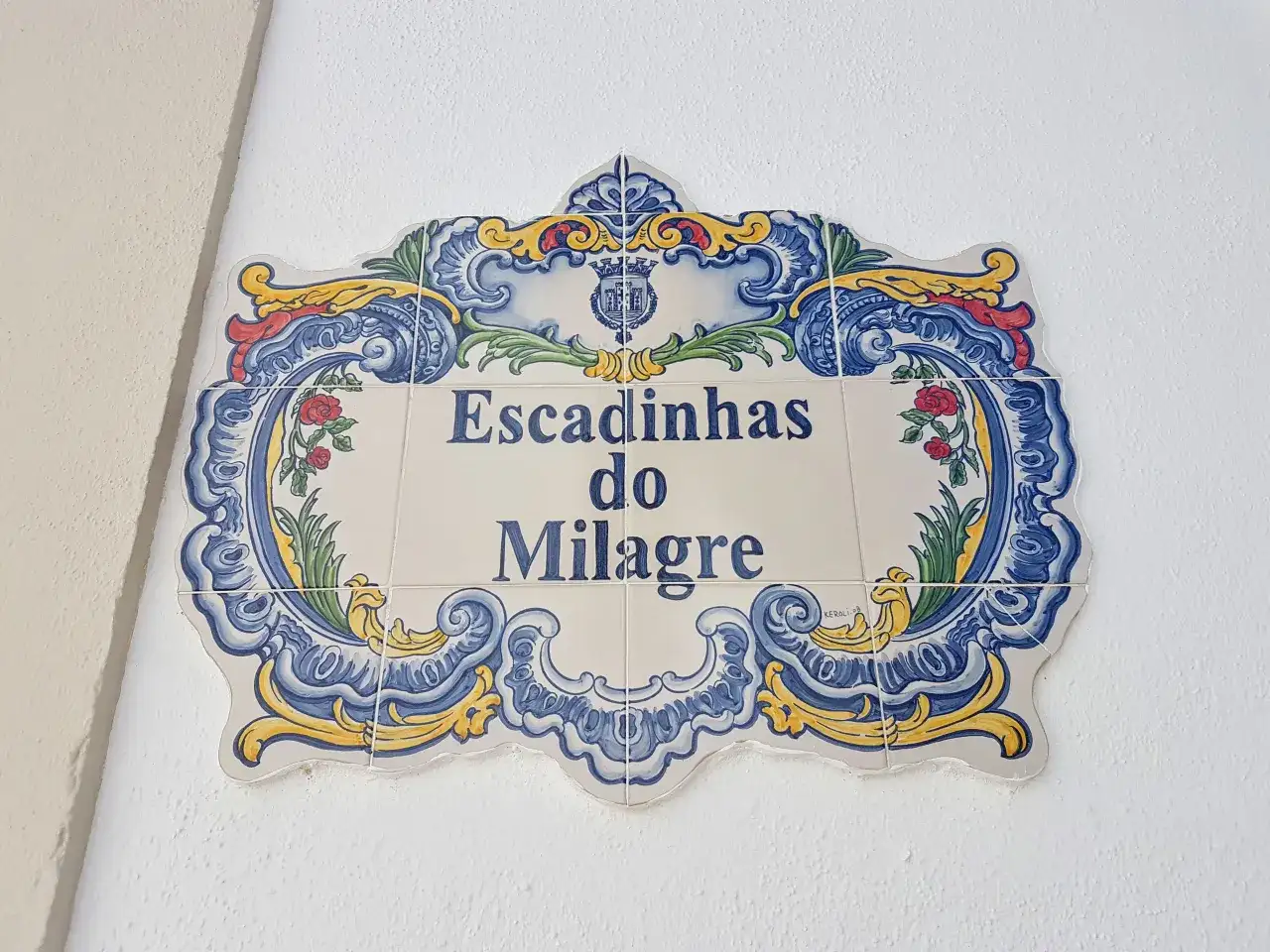 Elewacje w portugalskich domach: jak je zabezpieczyć